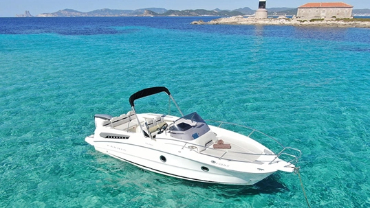 Rental speedboats in Ibiza